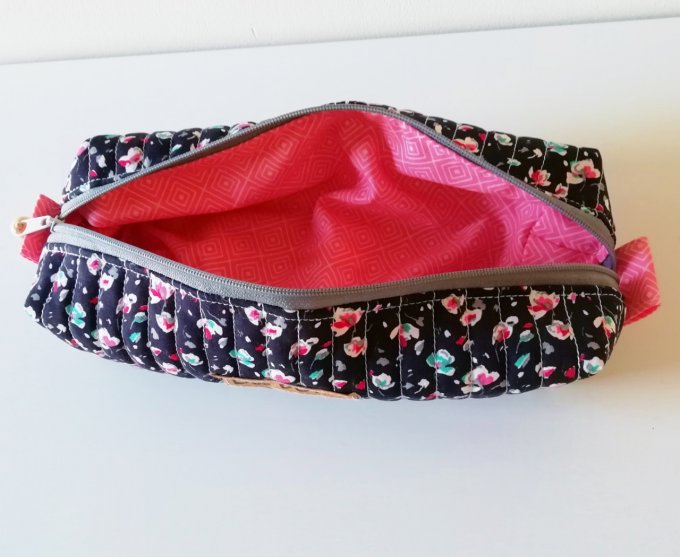 trousse restangle matelassée "fleurs"