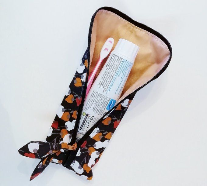 Trousse cosmétique - brosse à dents - fleurs camel noir