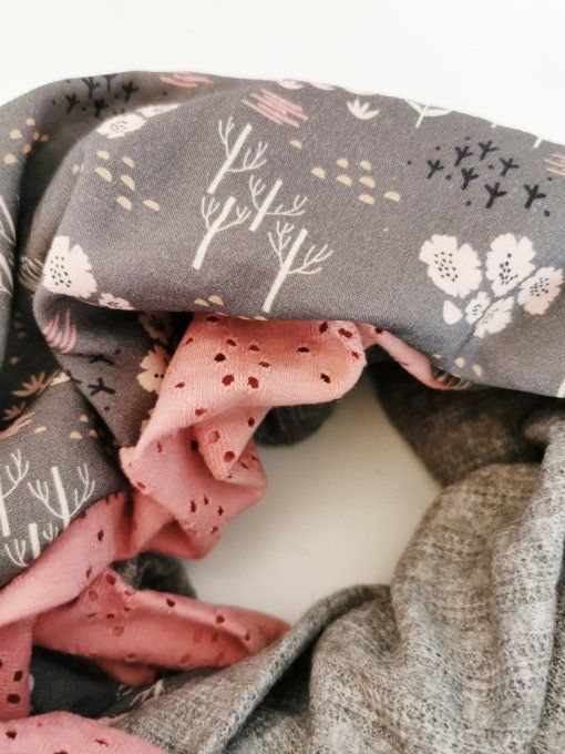 snood double fleurs gris et rose